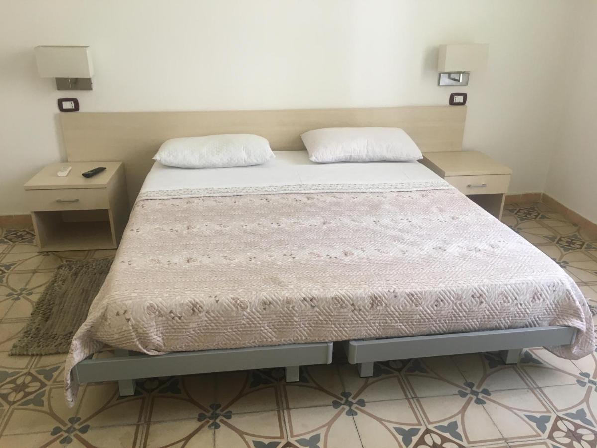 מלון Novoli Stelmalu' מראה חיצוני תמונה